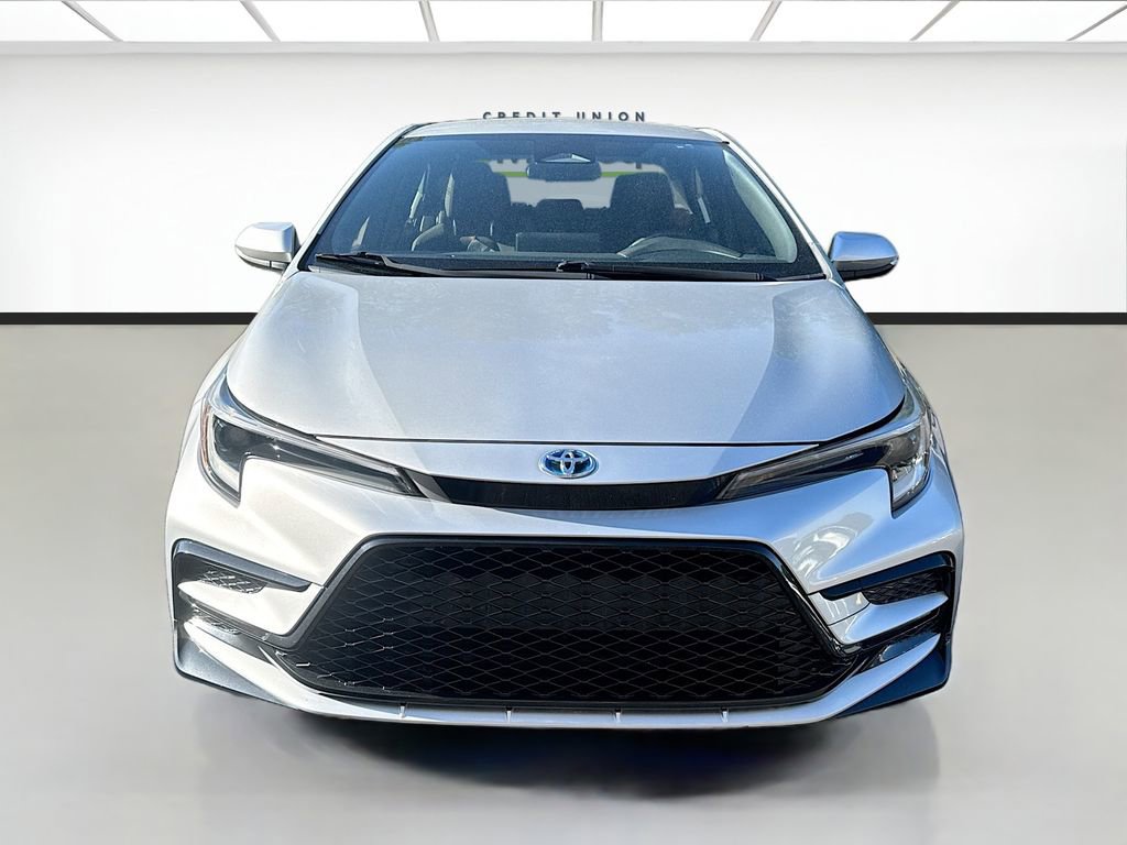 Used 2023 Toyota Corolla SE image 2