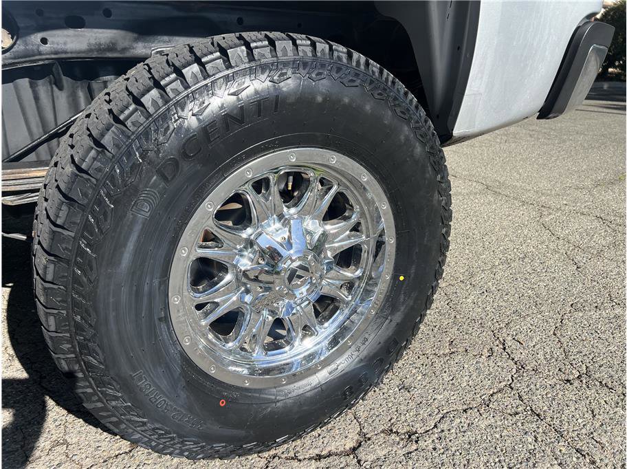 Used 2013 GMC Sierra 2500 SLT w/ SLT Convenience Package AWD/4WD image 16