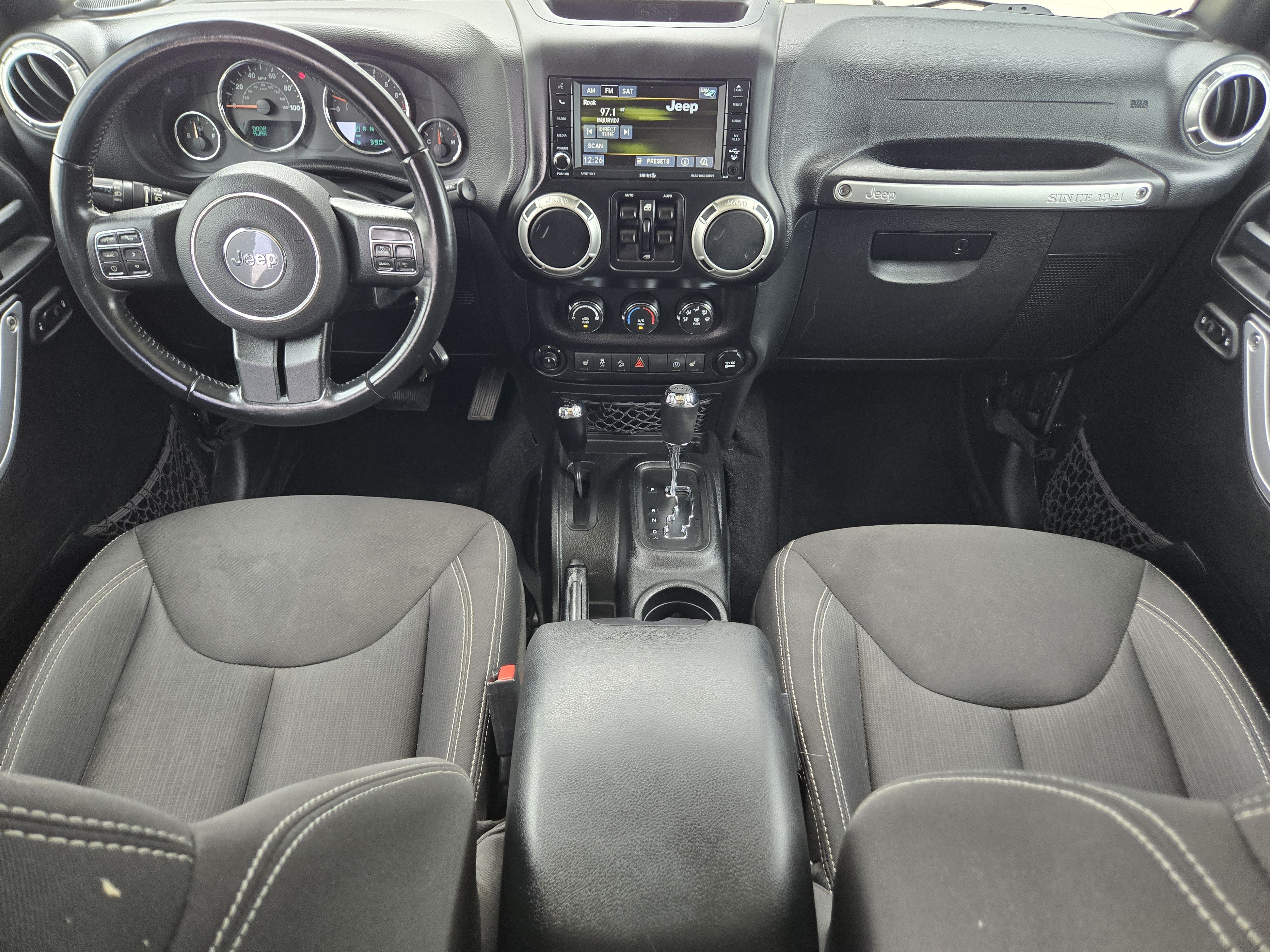Used 2017 Jeep Wrangler Unlimited Sahara w/ Dual Top Group AWD/4WD image 2