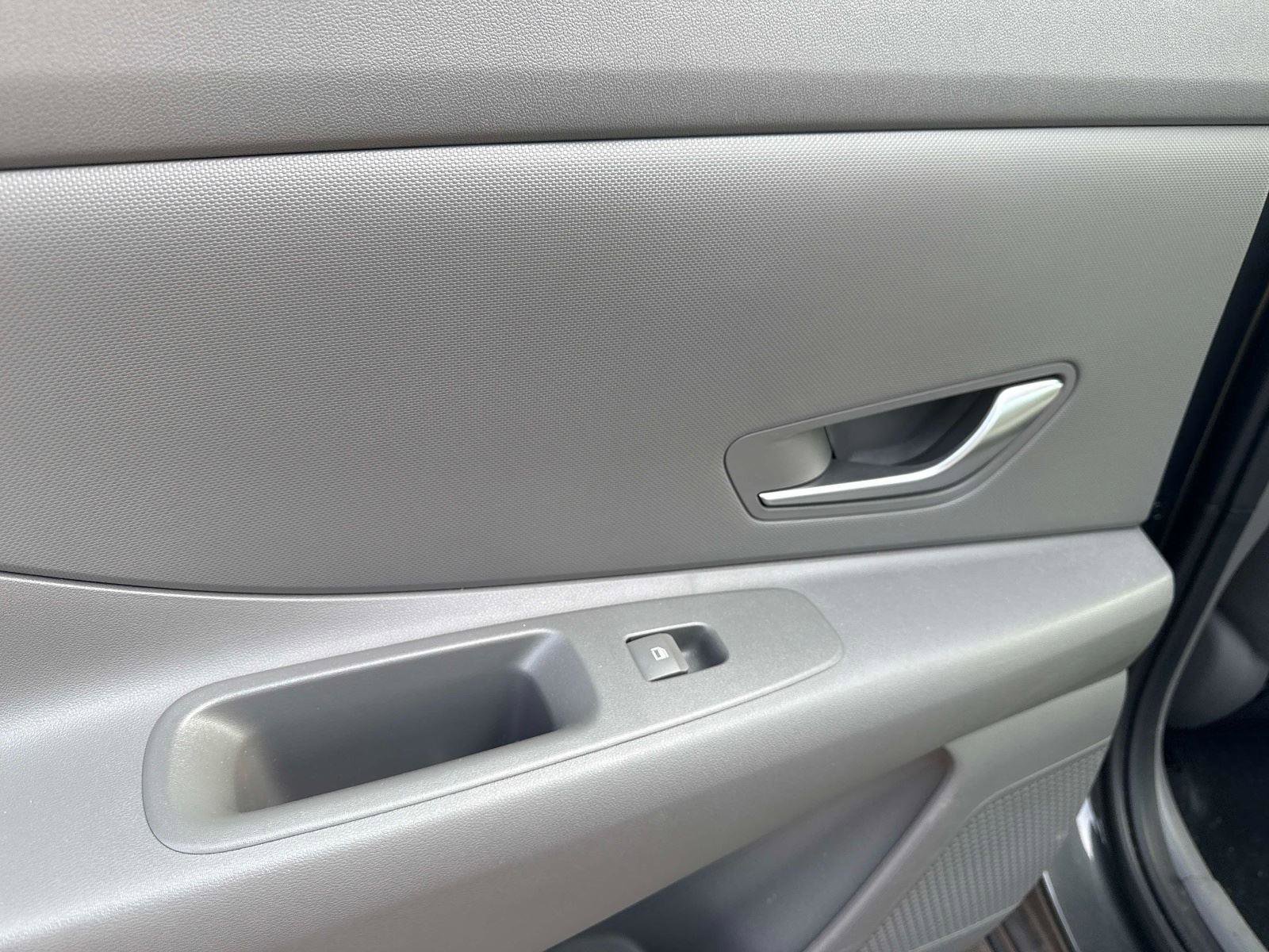 Certified 2024 Hyundai Elantra SEL image 12