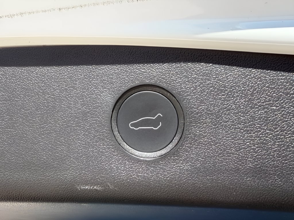 Used 2023 Tesla Model 3 Standard Range RWD image 9