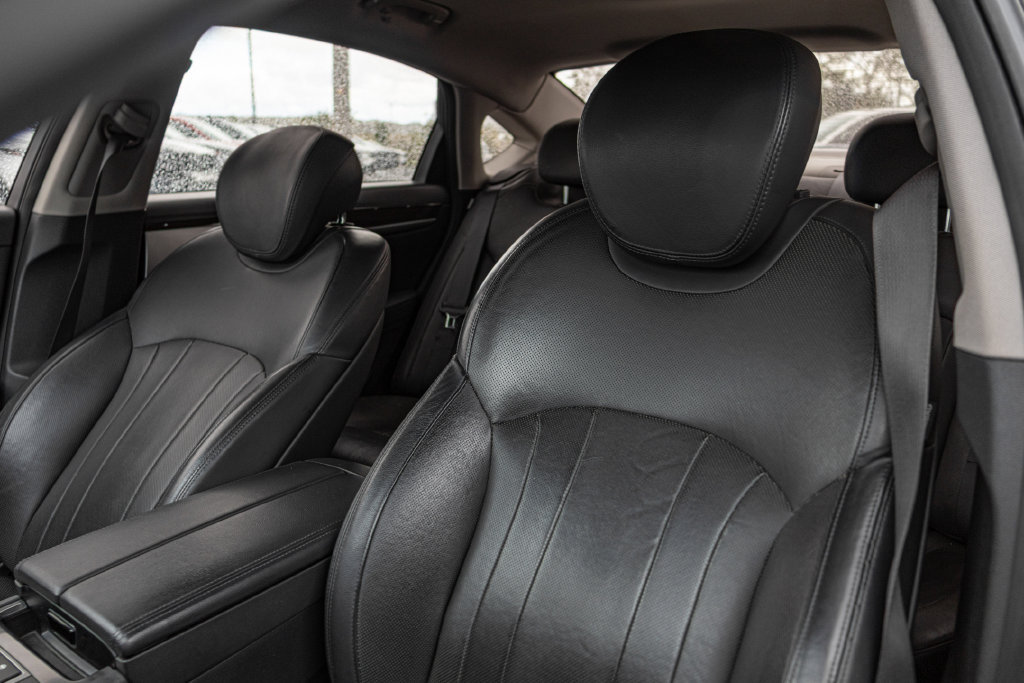Used 2015 Hyundai Genesis 3.8 AWD/4WD image 13