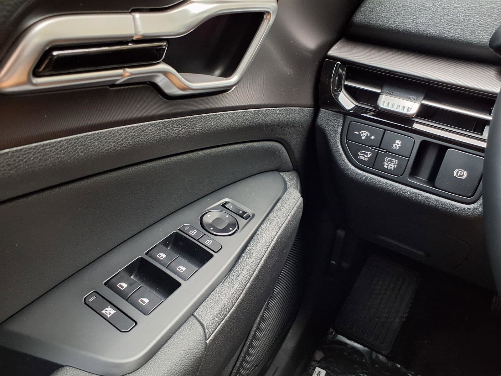 New 2026 Kia Sportage AWD Hybrid image 11