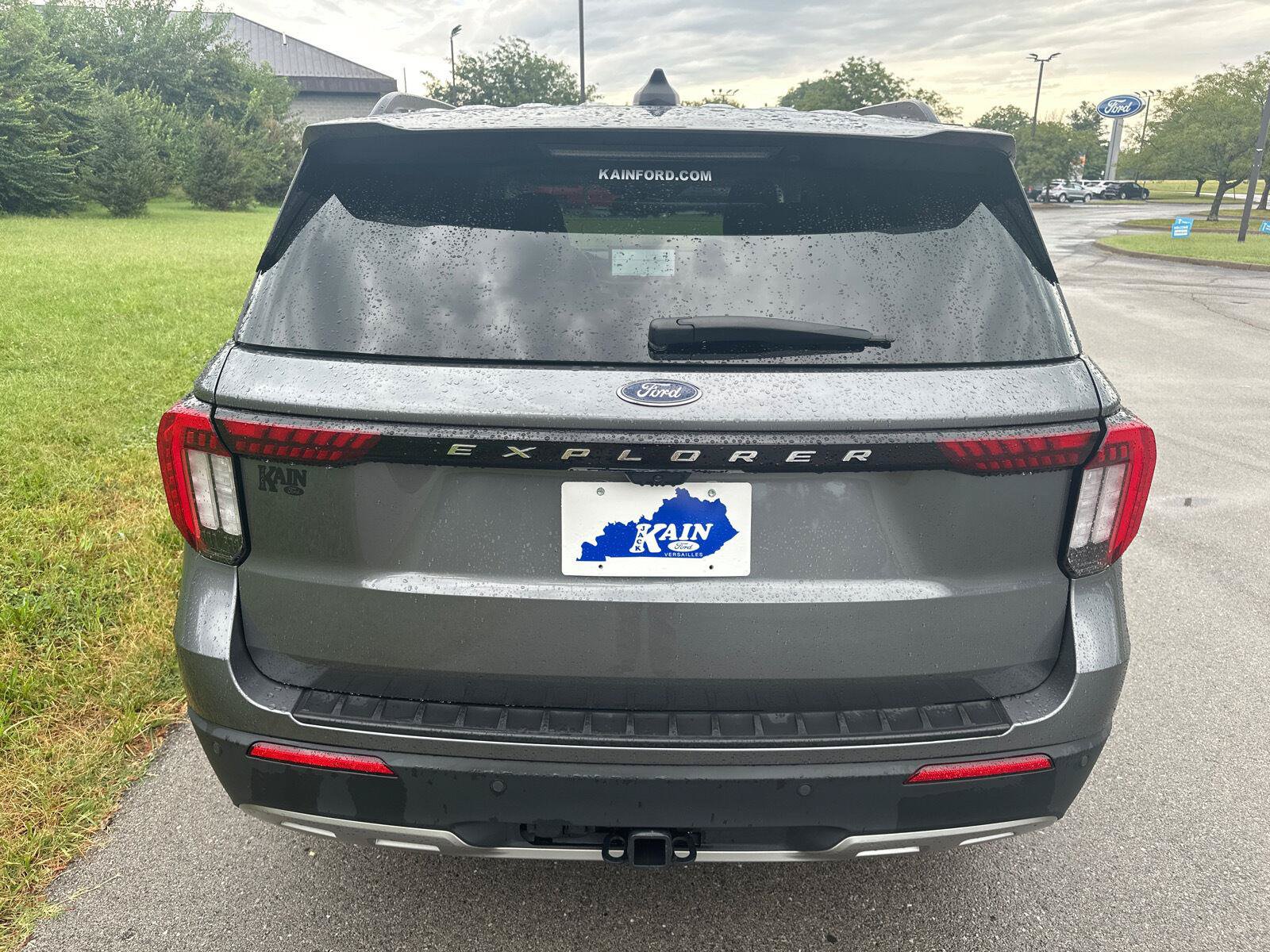 Used 2025 Ford Explorer Active w/ Active Comfort Package AWD/4WD image 14