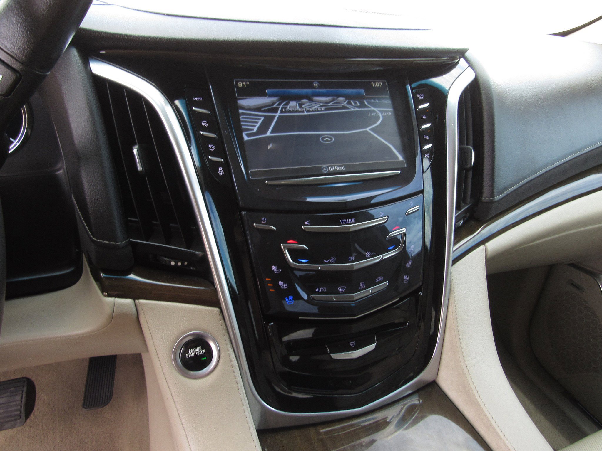 Used 2019 Cadillac Escalade Luxury image 19