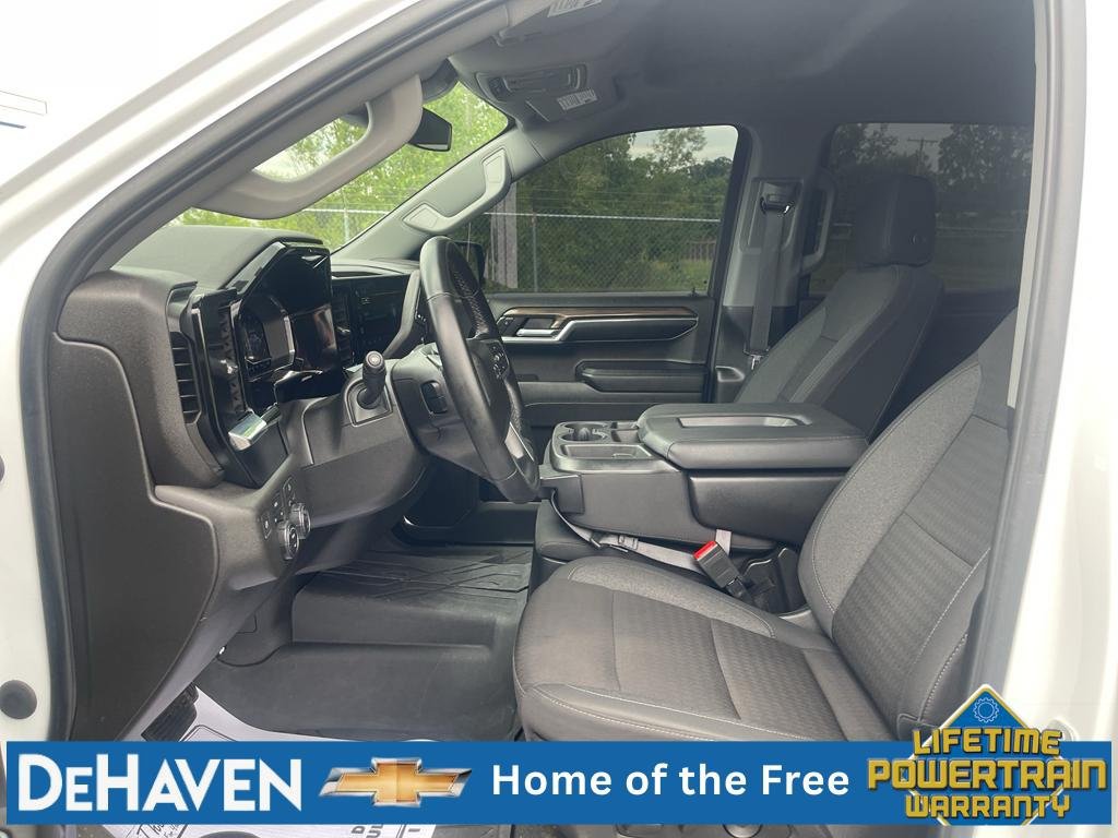 Used 2024 Chevrolet Silverado 1500 RST AWD/4WD image 19