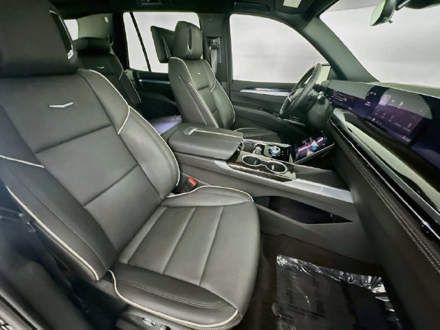 Used 2026 Cadillac Escalade Luxury w/ Touring Package RWD image 31