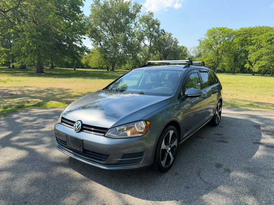 Used 2017 Volkswagen Golf S FWD image 1