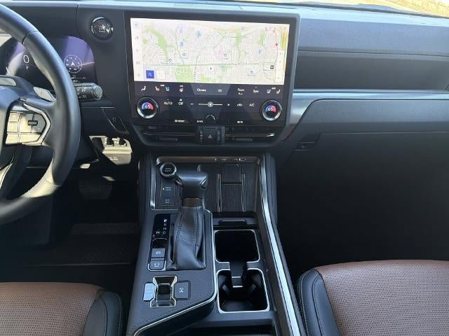 Used 2024 Lexus GX 550 w/ Accessory Package (Z1) AWD/4WD image 31