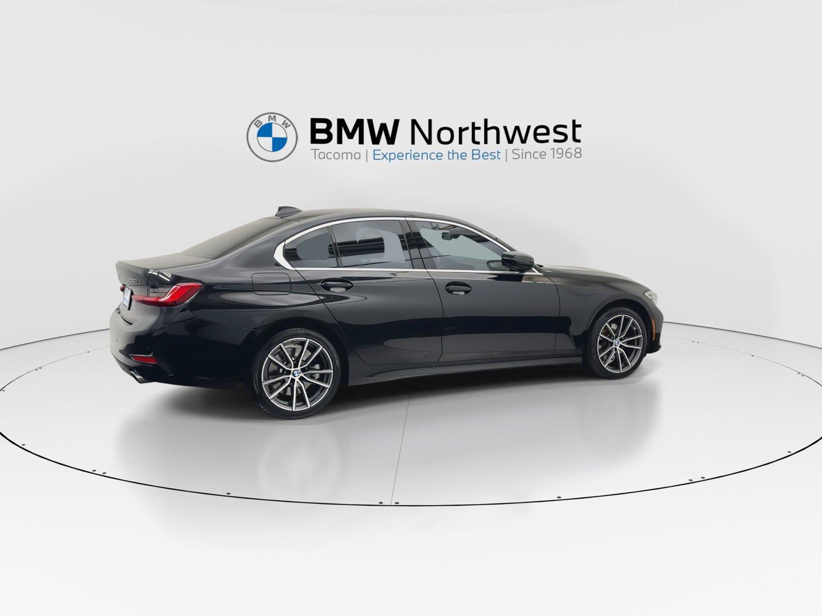Used 2019 BMW 330i xDrive Sedan w/ Premium Package AWD/4WD image 4