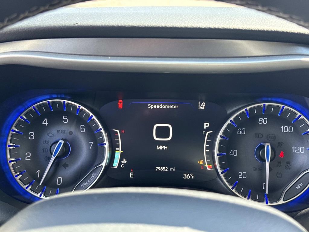 Used 2023 Chrysler Pacifica Touring-L FWD image 29