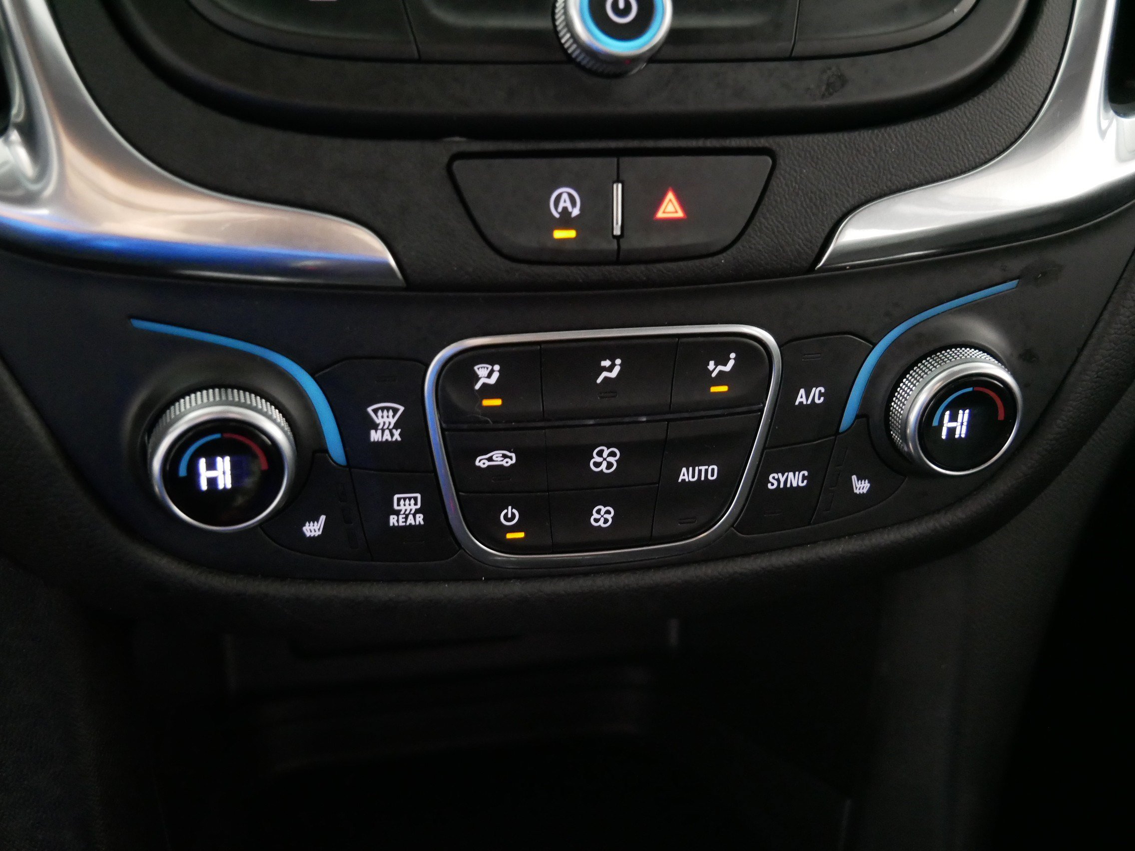Used 2024 Chevrolet Equinox LT FWD image 23