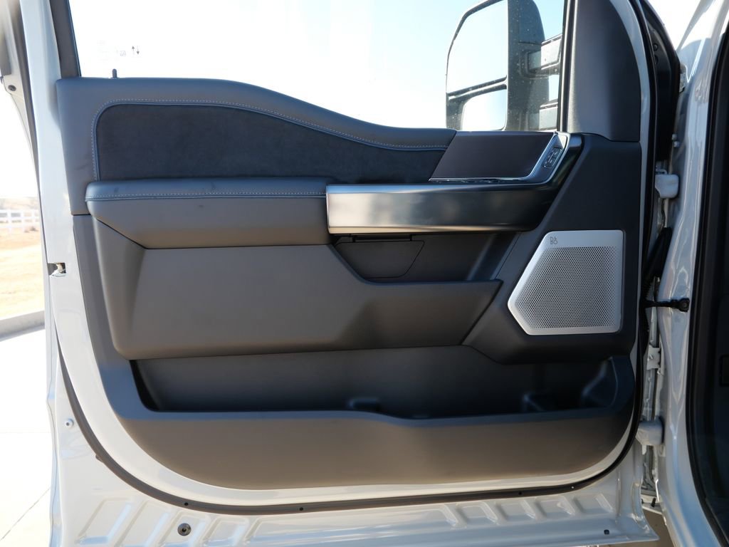 New 2026 Ford F350 Platinum w/ FX4 Off-Road Package image 17