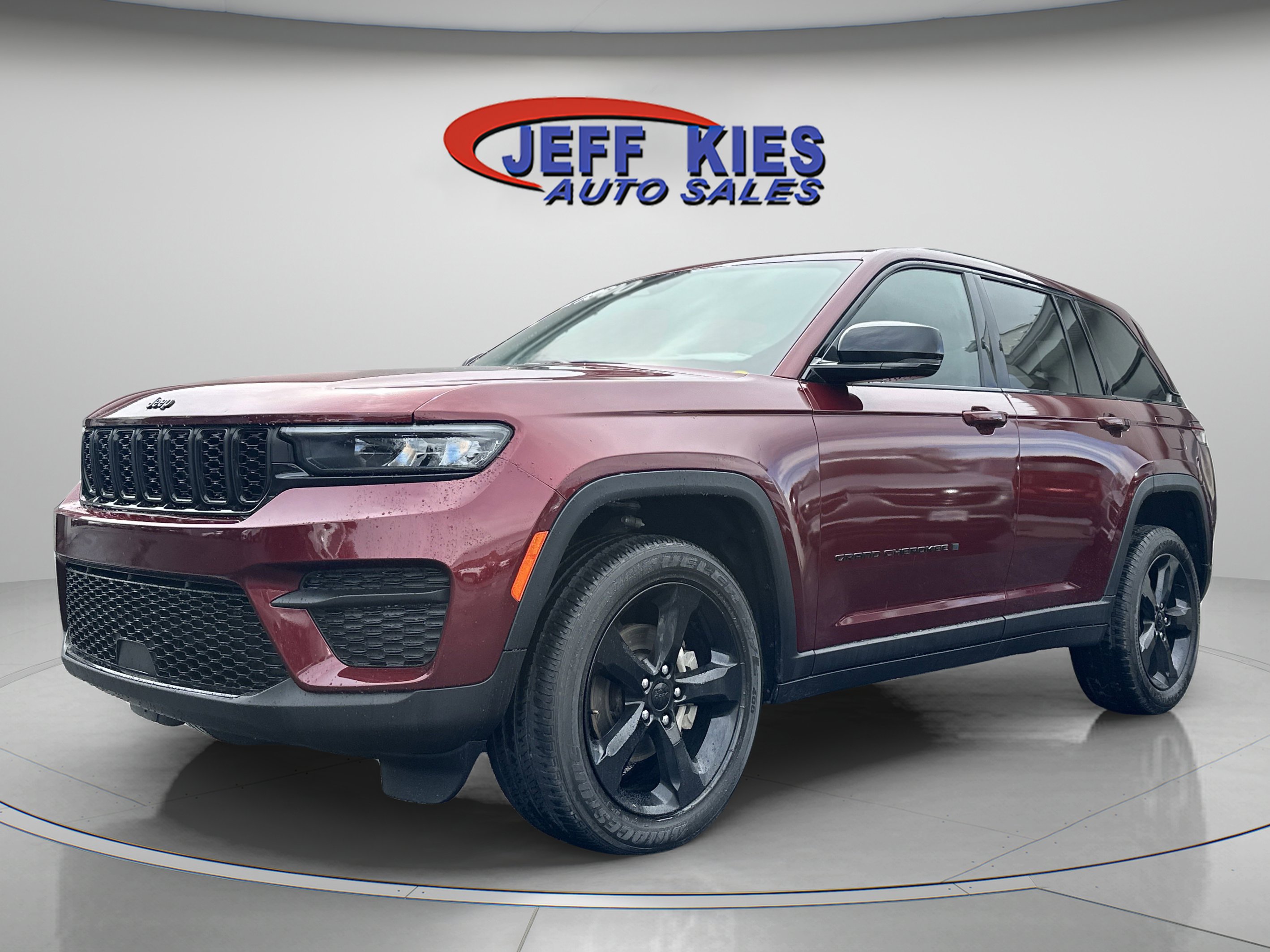 Used 2023 Jeep Grand Cherokee Altitude