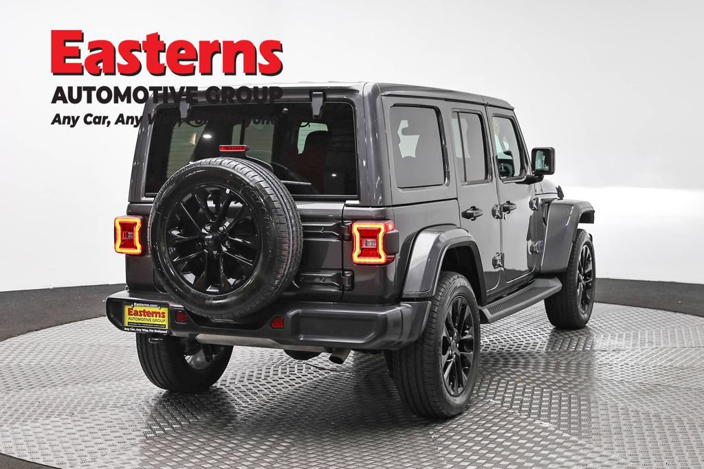 Used 2025 Jeep Wrangler Unlimited Sahara AWD/4WD image 5