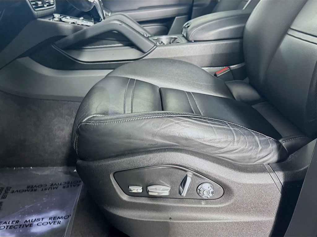 Used 2020 Porsche Cayenne image 21