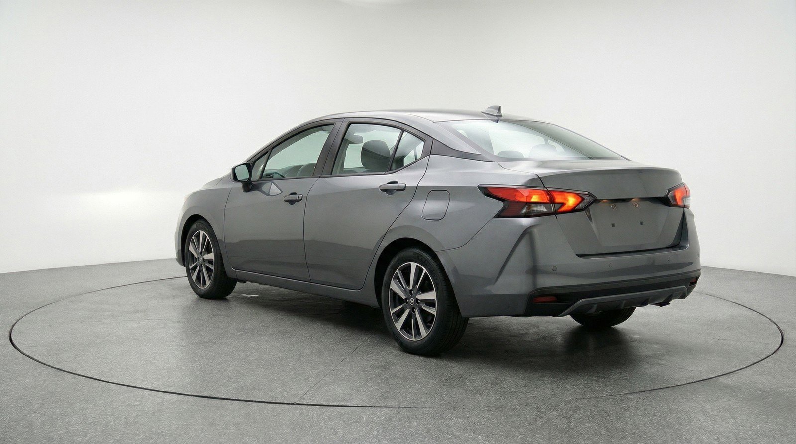 Used 2025 Nissan Versa SV image 6