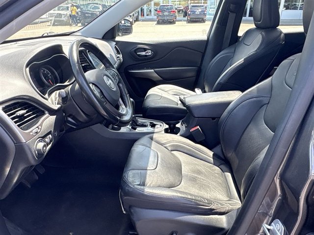 Used 2021 Jeep Cherokee Limited AWD/4WD image 19