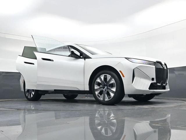 New 2026 BMW iX xDrive60 image 41