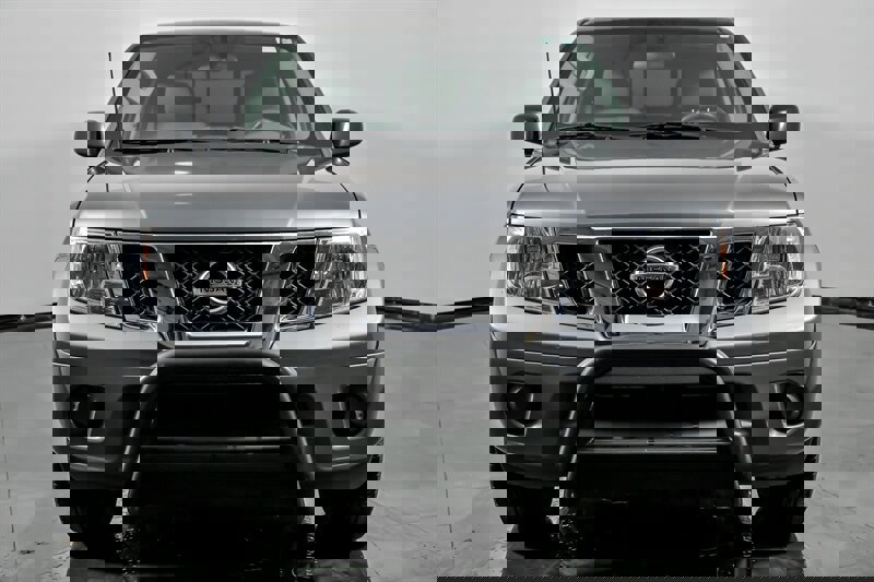 Used 2019 Nissan Frontier SV image 4