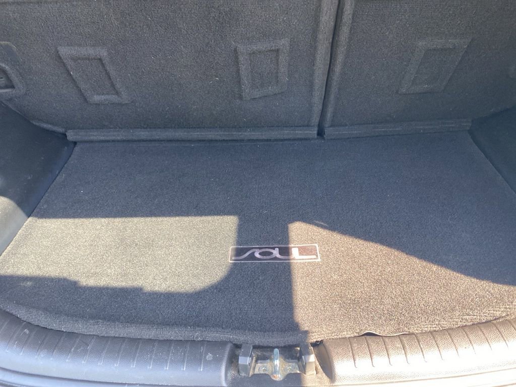 Used 2016 Kia Soul + image 32