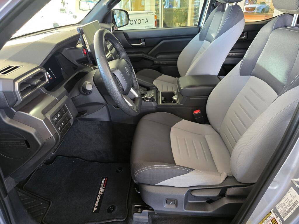 Used 2024 Toyota Tacoma TRD Off-Road image 19