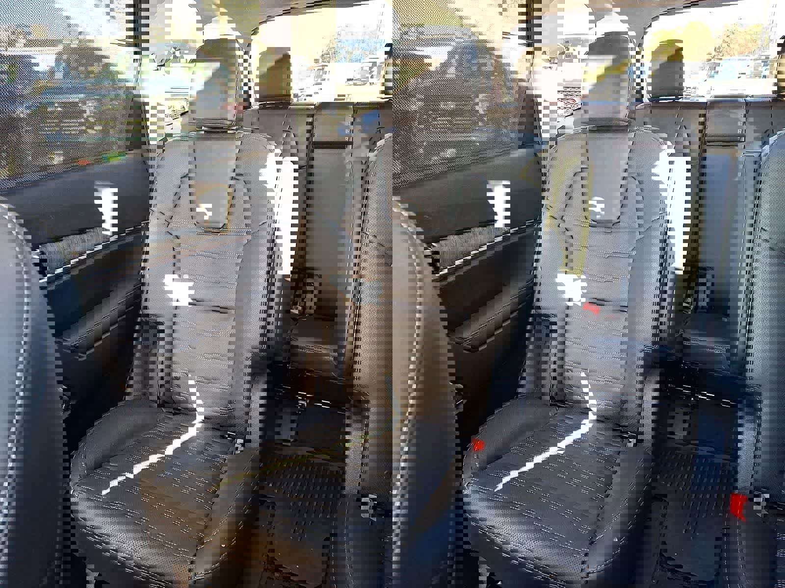 Used 2024 Kia Telluride SX Prestige w/ Towing Package image 13