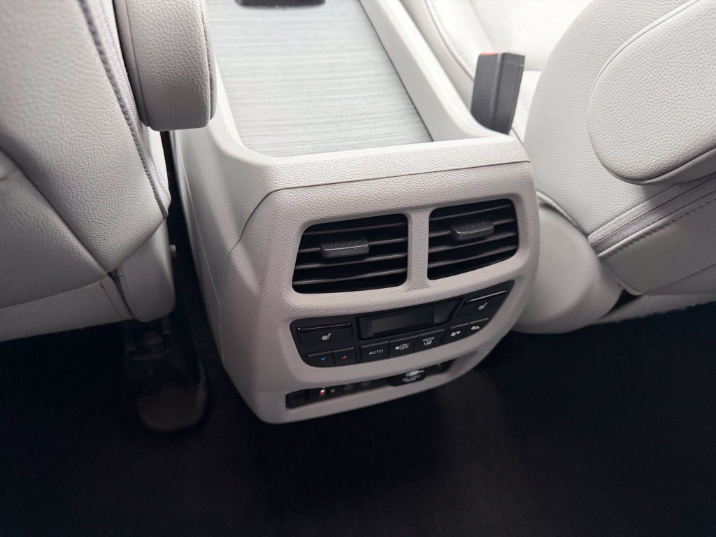 Used 2018 Honda Pilot Elite image 17