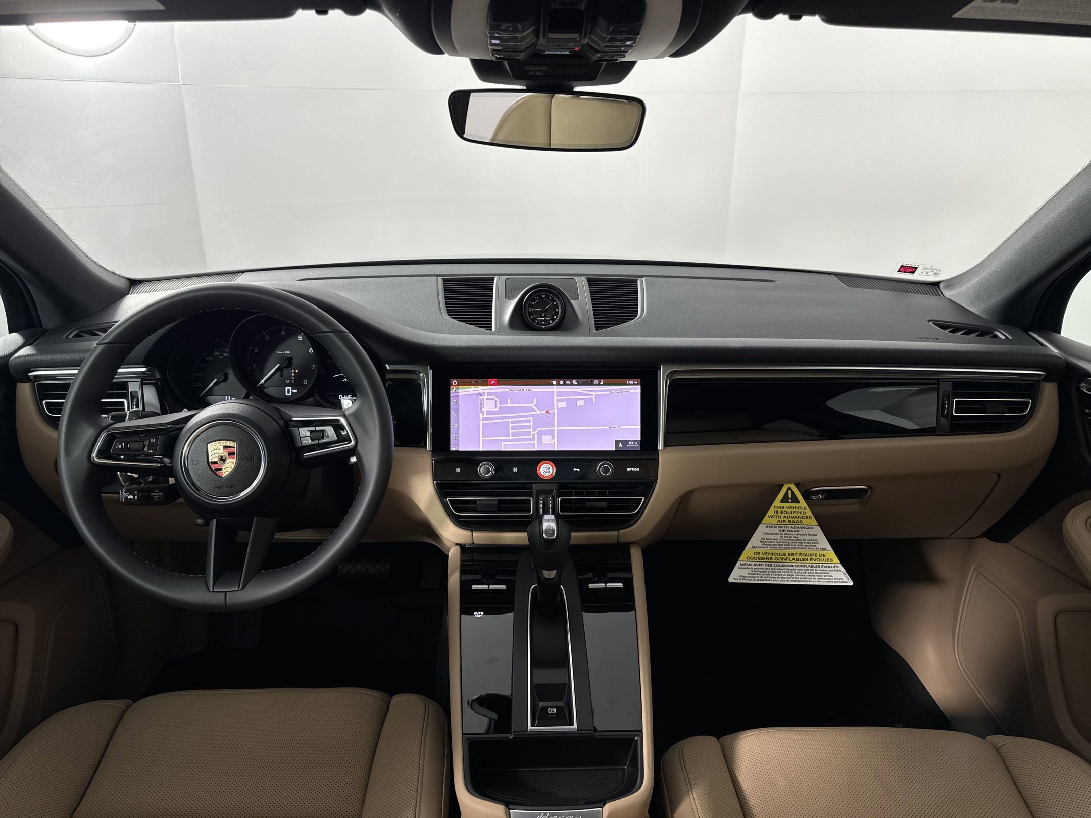 Certified 2025 Porsche Macan image 17
