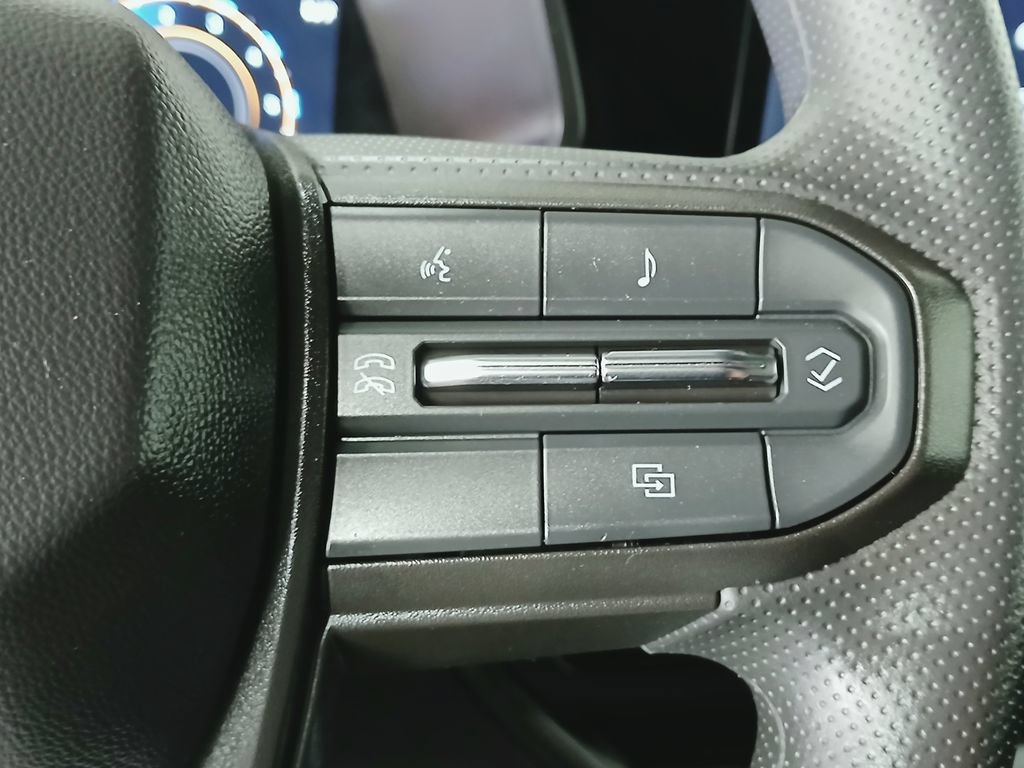 Used 2024 Chevrolet Colorado Trail Boss w/ Technology Package AWD/4WD image 27