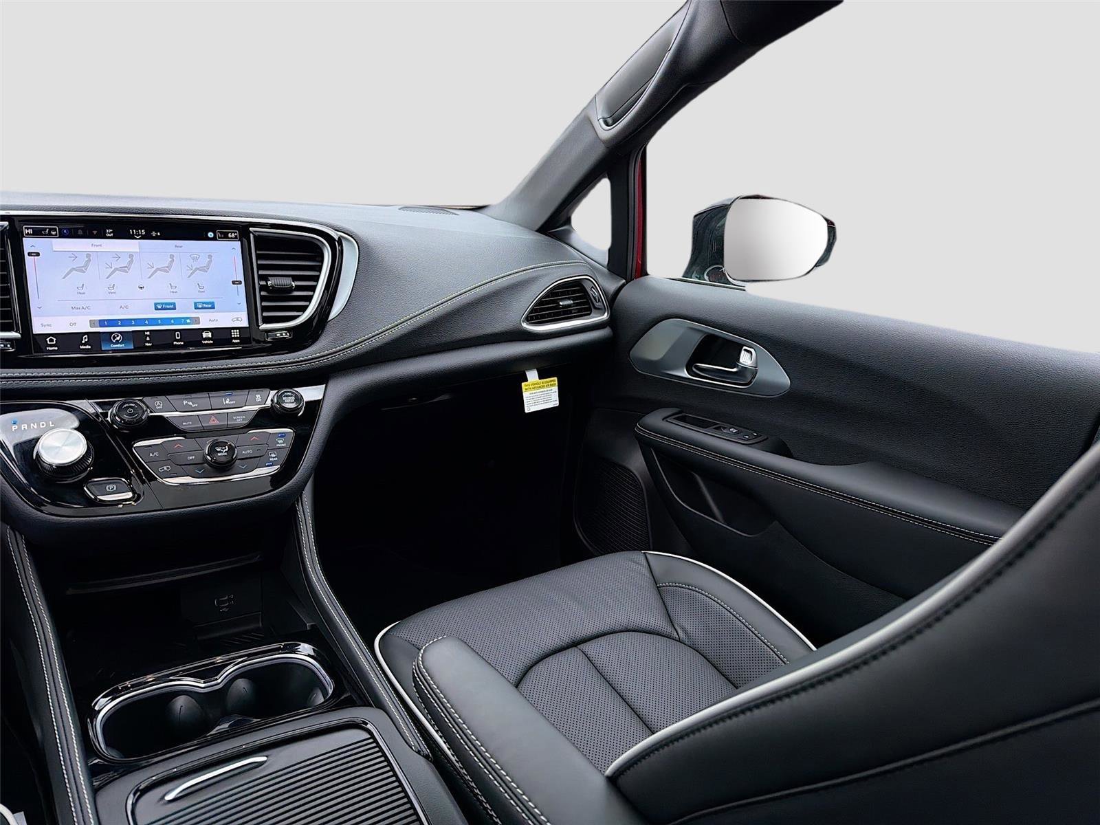 New 2026 Chrysler Pacifica Limited w/ Trailer Tow Group image 24