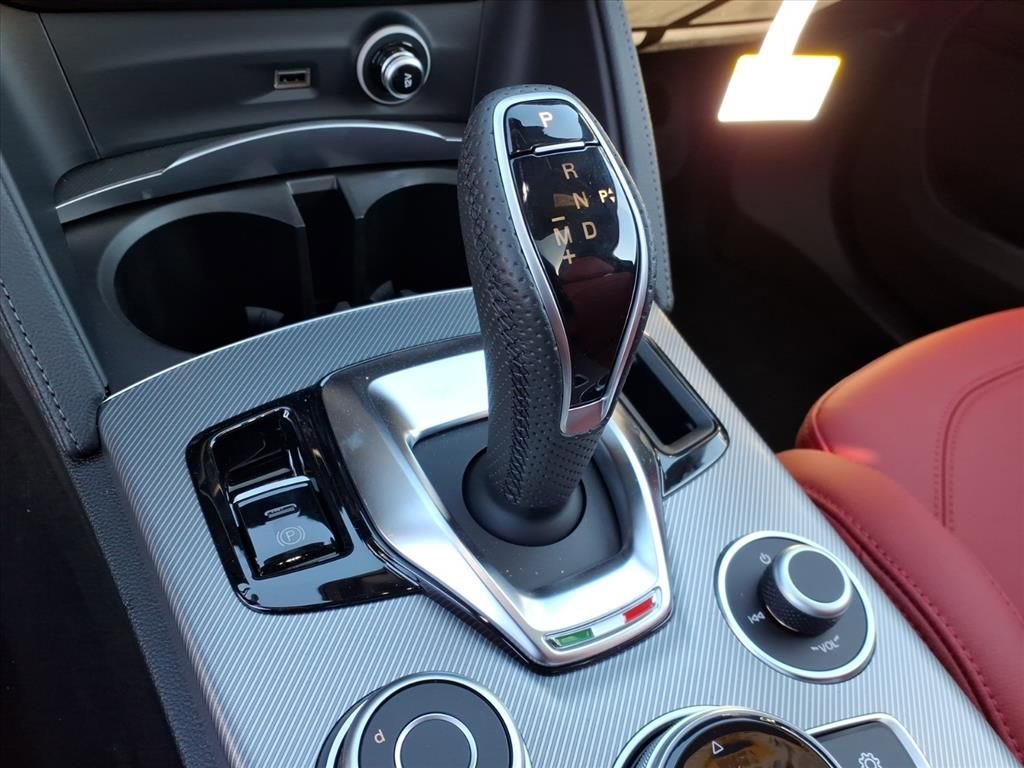 New 2026 Alfa Romeo Stelvio Sprint w/ Convenience Package image 22