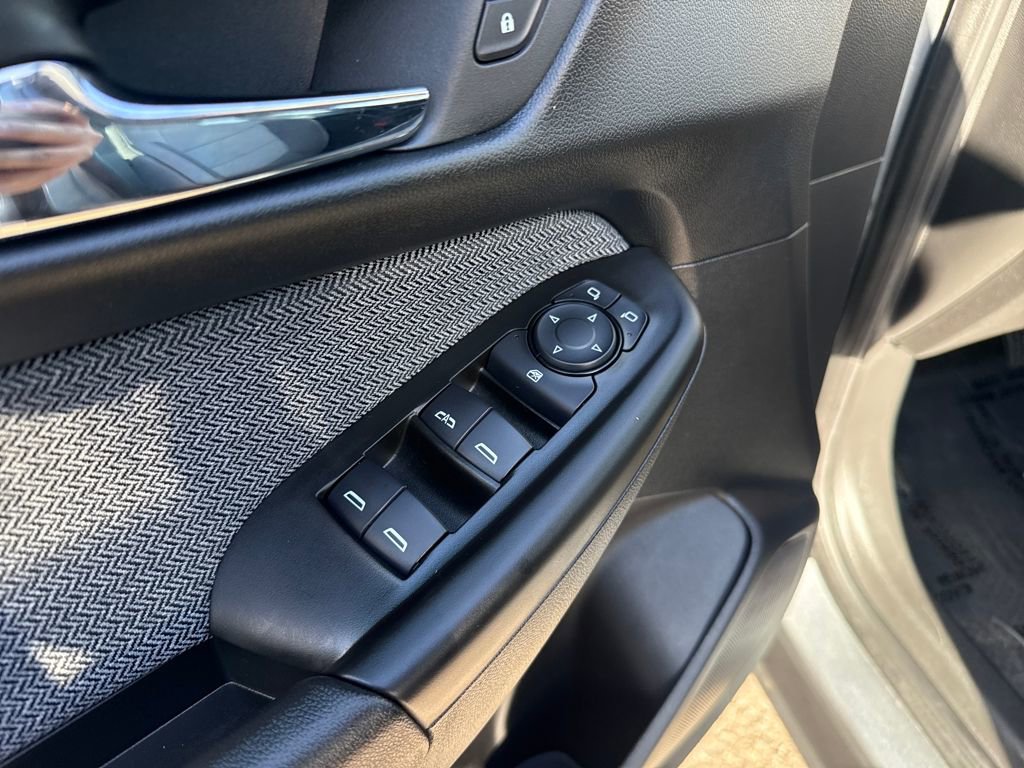 Used 2025 Chevrolet TrailBlazer LT w/ Driver Confidence Package image 11