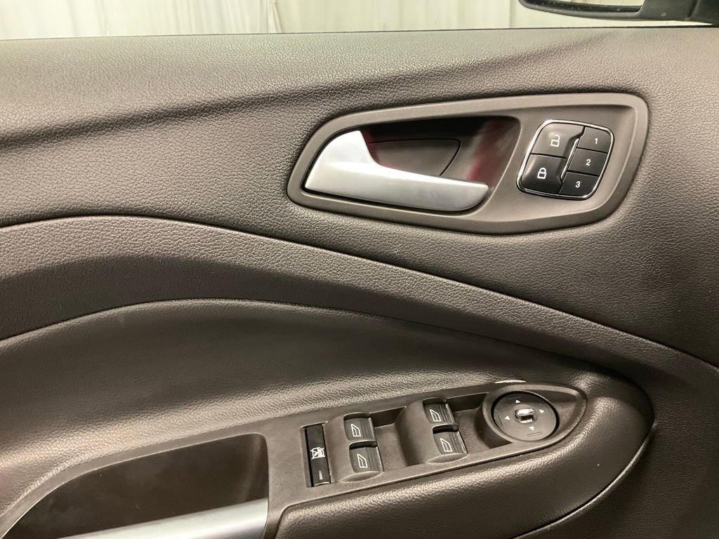Used 2014 Ford Escape Titanium AWD/4WD image 16