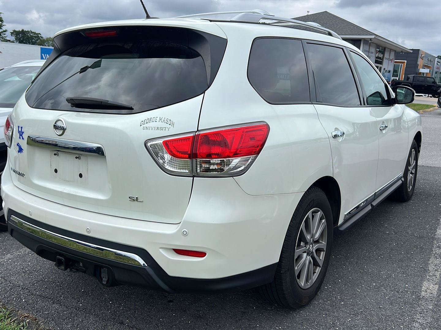 Used 2015 Nissan Pathfinder SL w/ SL Tech Package FWD image 5