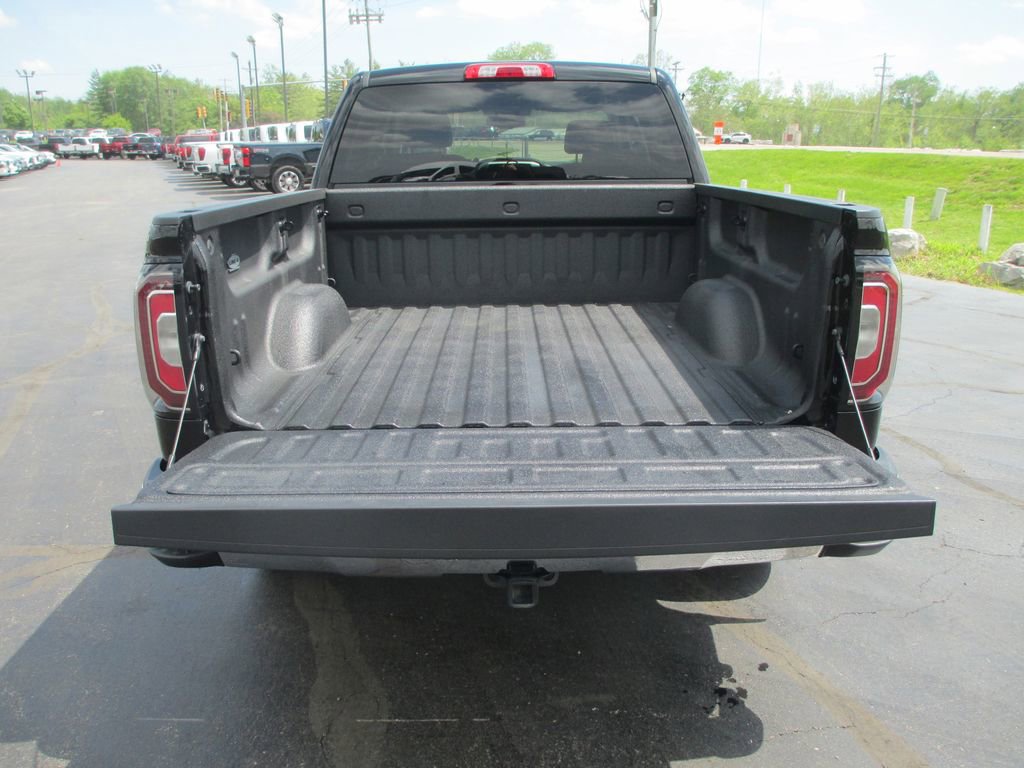 Used 2018 GMC Sierra 1500 SLT w/ SLT Premium Package AWD/4WD image 8