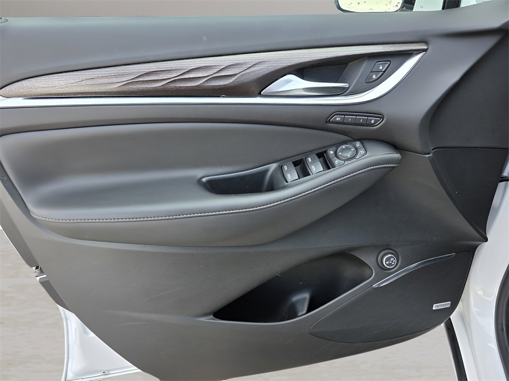 Used 2024 Buick Enclave Avenir w/ Avenir Technology Package image 19