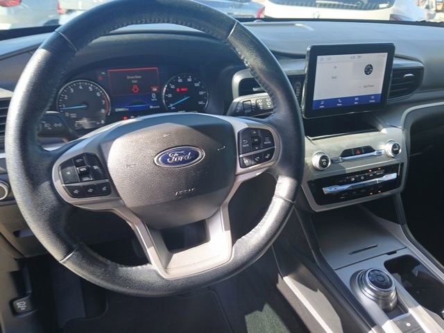 Used 2022 Ford Explorer XLT image 18