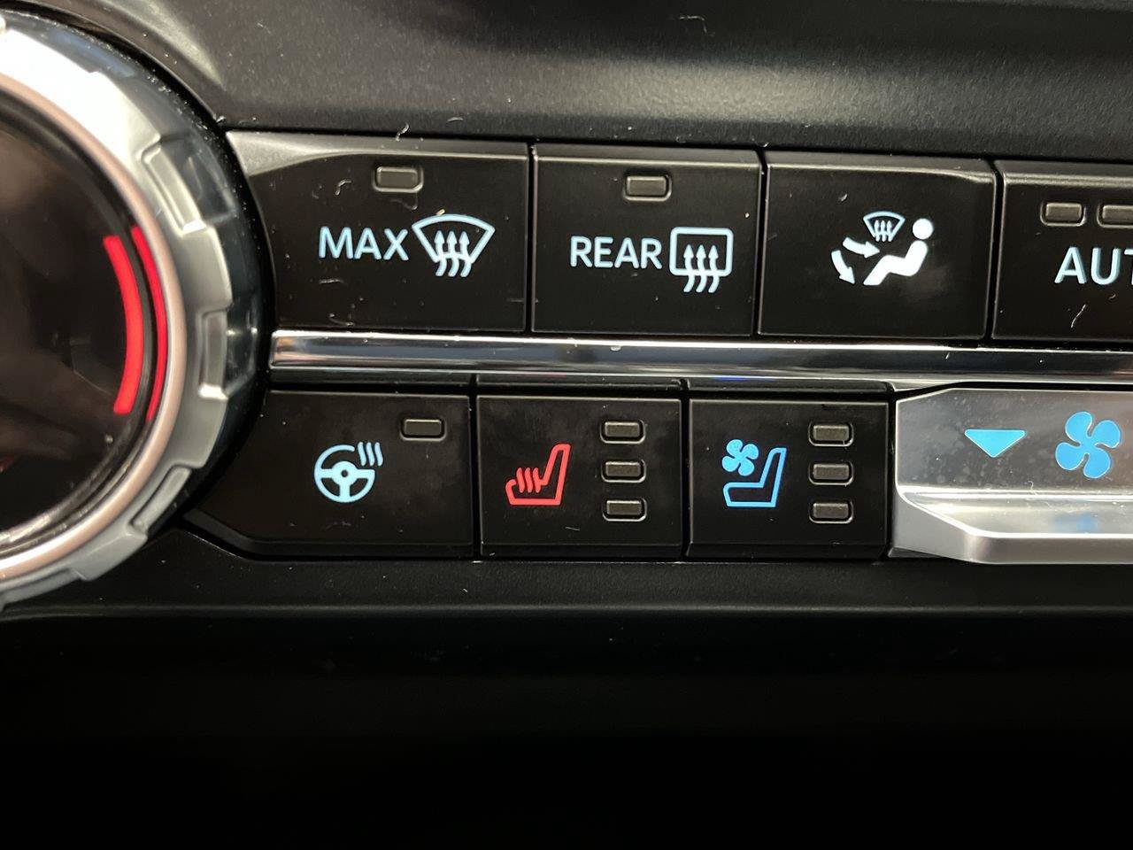 Used 2025 Ford F150 Lariat AWD/4WD image 27