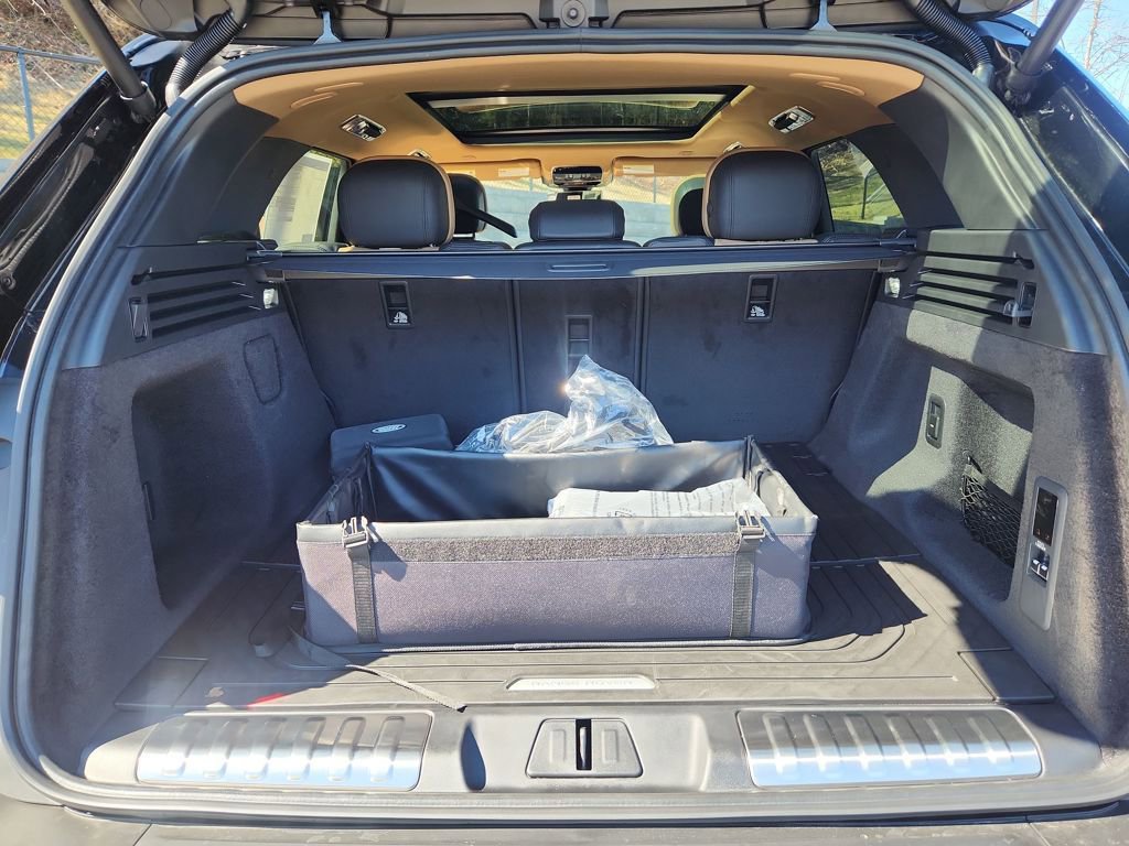 New 2026 Land Rover Range Rover Sport Dynamic SE AWD/4WD image 13