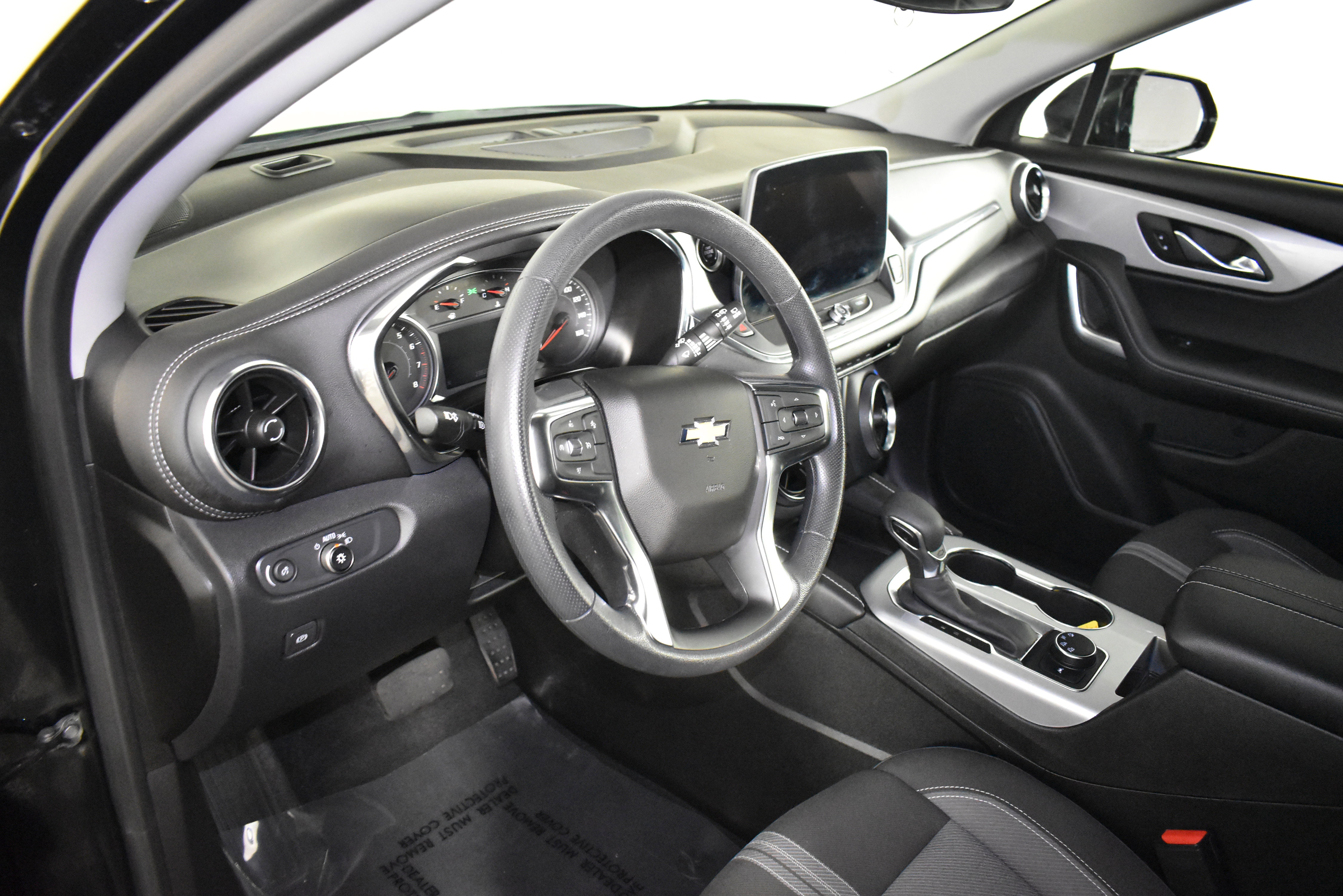 Used 2025 Chevrolet Blazer LT image 39