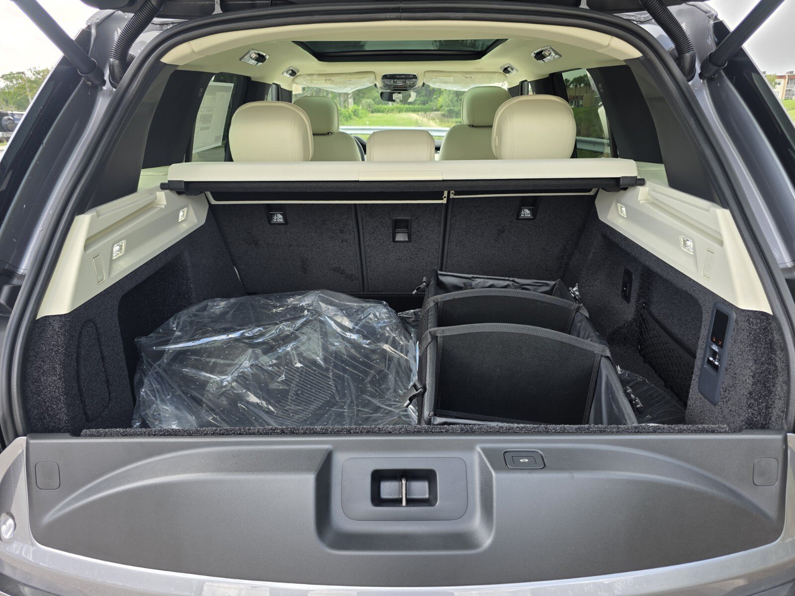 New 2027 Land Rover Range Rover SE AWD/4WD image 15