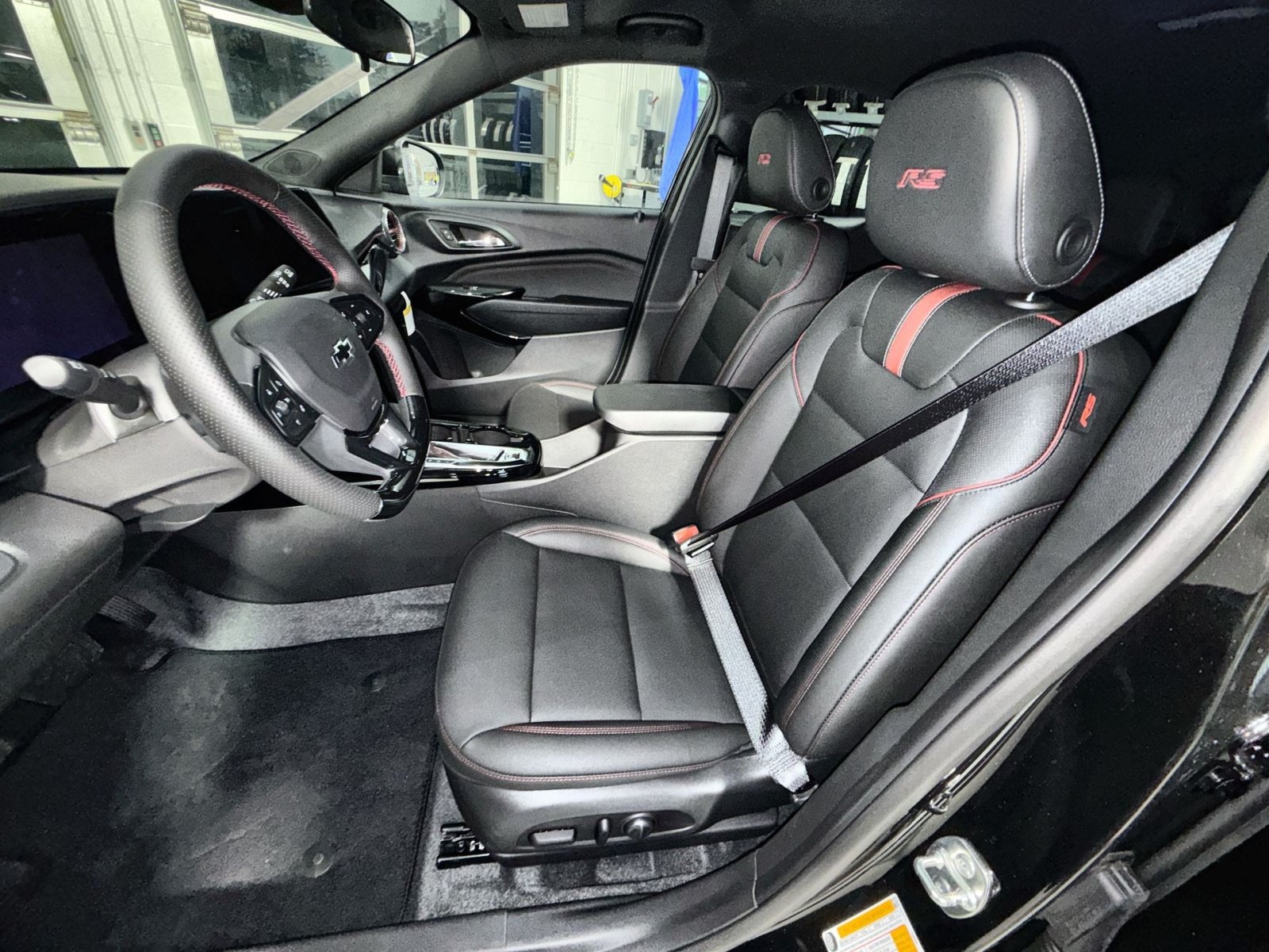 New 2026 Chevrolet Trax RS w/ Driver Confidence Package FWD image 17