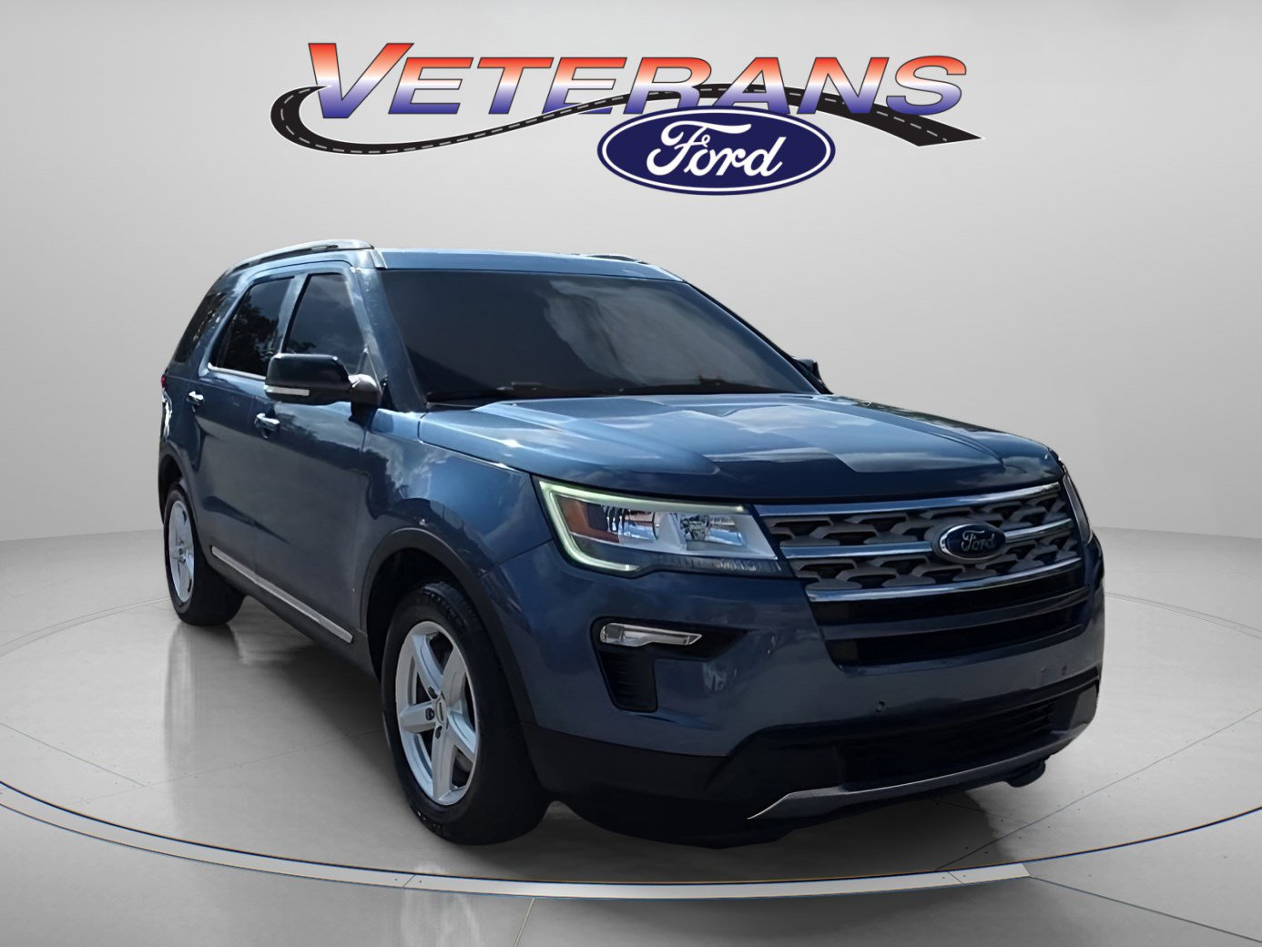 Certified 2018 Ford Explorer XLT w/ Equipment Group 202A image 1