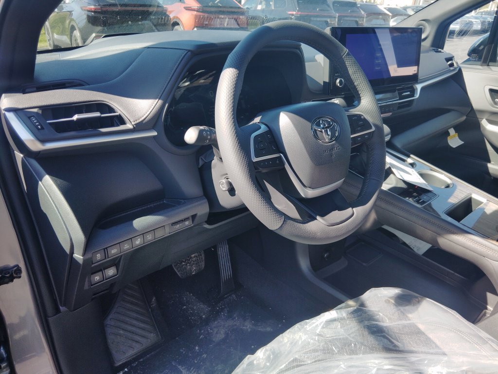 New 2026 Toyota Sienna Platinum AWD/4WD image 6