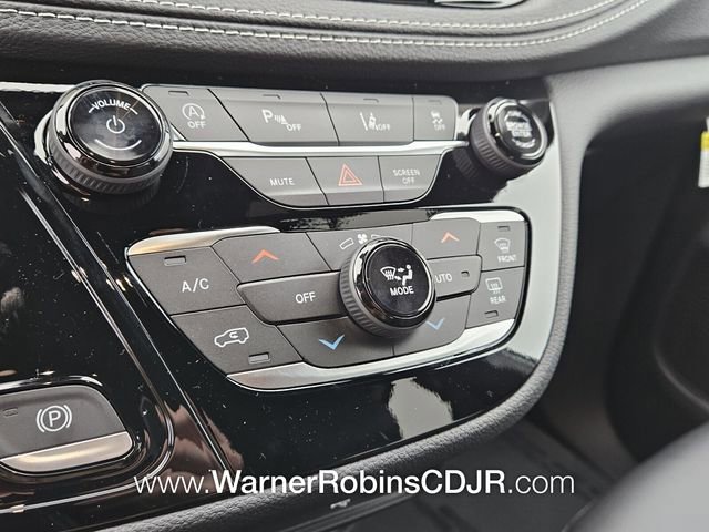 New 2026 Chrysler Pacifica Select FWD image 22