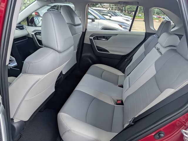 Used 2025 Toyota RAV4 XLE Premium FWD image 28