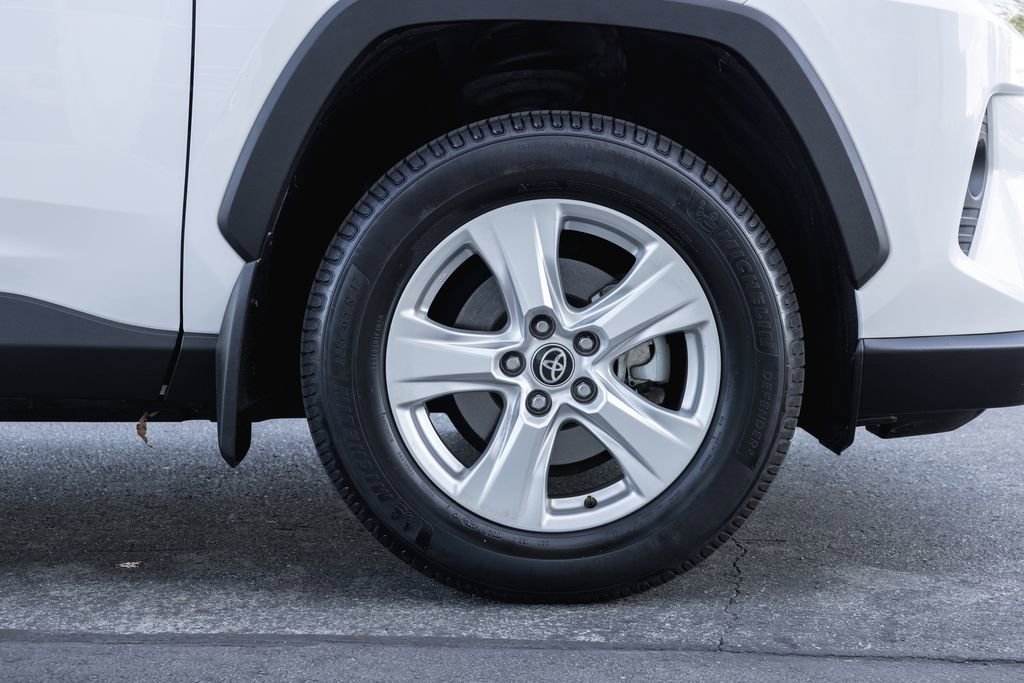 Used 2021 Toyota RAV4 XLE w/ Carpet Mat Package (TMS) image 4