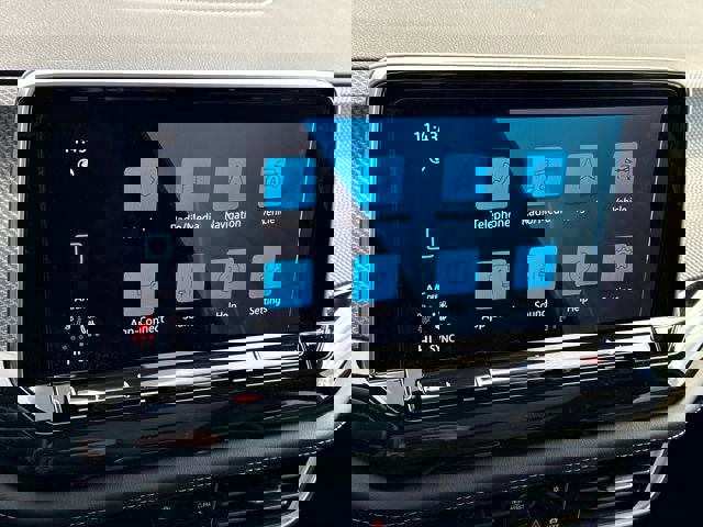 Used 2025 Volkswagen Atlas Cross Sport SEL Premium R-Line image 20