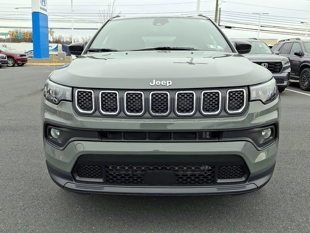 Used 2023 Jeep Compass Latitude image 2